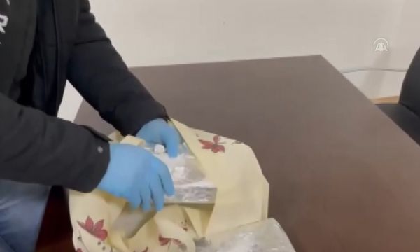 Çantasından 2 kilogram kokain çıktı!